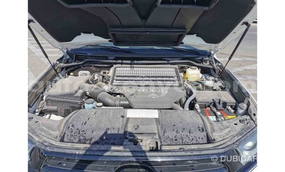 Buy Import Toyota Land Cruiser White Car in Import - Dubai in Central Kenya Buy Import Toyota Land Cruiser White Car in Import - Dubai in Central Kenya