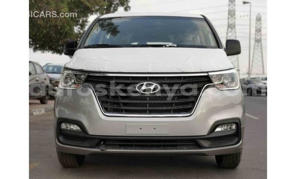 Nunua Imported Hyundai Chorus Nyingine Lori ndani ya Import - Dubai nchini Kati Kenya Nunua Imported Hyundai Chorus Nyingine Lori ndani ya Import - Dubai nchini Kati Kenya