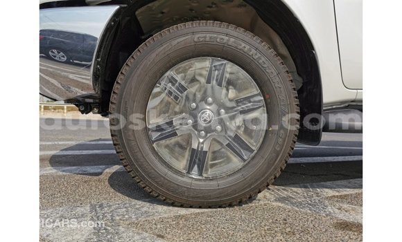 Buy Import Toyota Hilux White Car in Import - Dubai in Central Kenya Buy Import Toyota Hilux White Car in Import - Dubai in Central Kenya