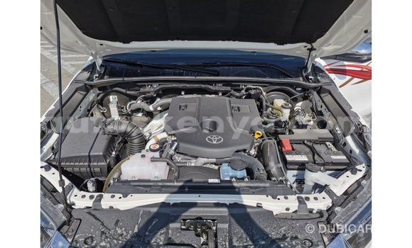 Imported Toyota Hilux White Makiinaa iti Import - Dubai keessatti Central Kenya keessatti Imported Toyota Hilux White Makiinaa iti Import - Dubai keessatti Central Kenya keessatti