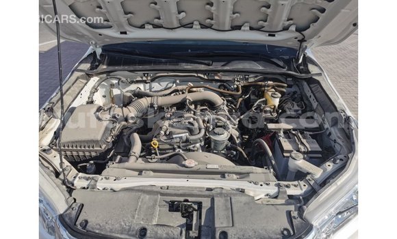 Nunua Imported Toyota Hilux Nyeupe Gari ndani ya Import - Dubai nchini Kati Kenya Nunua Imported Toyota Hilux Nyeupe Gari ndani ya Import - Dubai nchini Kati Kenya