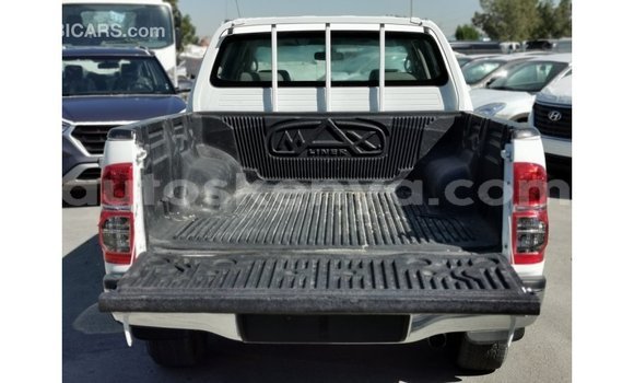Buy Import Toyota Hilux White Car in Import - Dubai in Central Kenya Buy Import Toyota Hilux White Car in Import - Dubai in Central Kenya