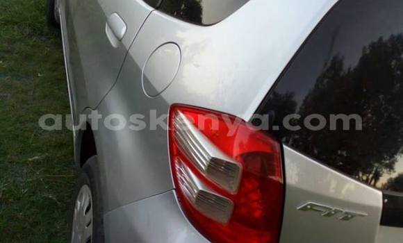 Oofamaa Honda Fit Silver Makiinaa iti Nairobi keessatti Nairobi keessatti Oofamaa Honda Fit Silver Makiinaa iti Nairobi keessatti Nairobi keessatti