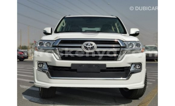 Nunua Imported Toyota Land Cruiser Nyeupe Gari ndani ya Import - Dubai nchini Kati Kenya Nunua Imported Toyota Land Cruiser Nyeupe Gari ndani ya Import - Dubai nchini Kati Kenya