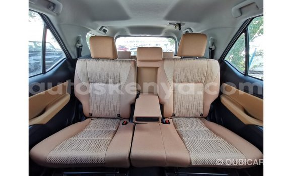 Imported Toyota Fortuner White Makiinaa iti Import - Dubai keessatti Central Kenya keessatti Imported Toyota Fortuner White Makiinaa iti Import - Dubai keessatti Central Kenya keessatti