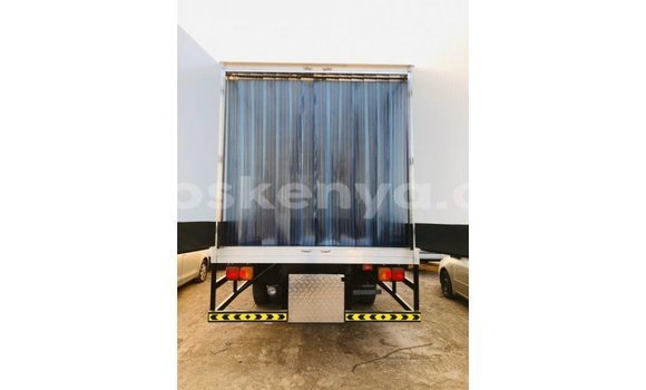 Nunua Imported Hino 300 Series Nyeupe Lori ndani ya Import - Dubai nchini Kati Kenya Nunua Imported Hino 300 Series Nyeupe Lori ndani ya Import - Dubai nchini Kati Kenya