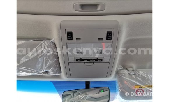 Imported Toyota Land Cruiser White Makiinaa iti Import - Dubai keessatti Central Kenya keessatti Imported Toyota Land Cruiser White Makiinaa iti Import - Dubai keessatti Central Kenya keessatti