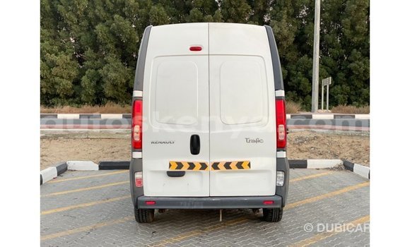 Imported Renault 6 White Makiinaa iti Import - Dubai keessatti Central Kenya keessatti Imported Renault 6 White Makiinaa iti Import - Dubai keessatti Central Kenya keessatti