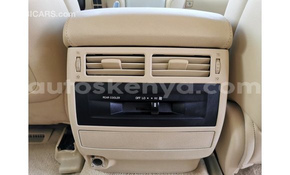 Buy Import Toyota Land Cruiser White Car in Import - Dubai in Central Kenya Buy Import Toyota Land Cruiser White Car in Import - Dubai in Central Kenya