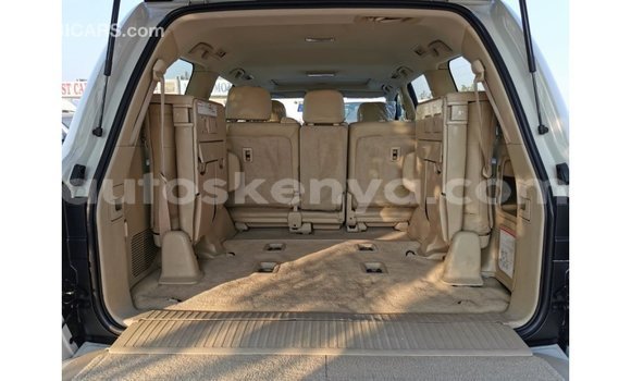 Buy Import Toyota Land Cruiser White Car in Import - Dubai in Central Kenya Buy Import Toyota Land Cruiser White Car in Import - Dubai in Central Kenya