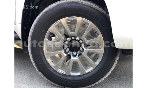 Nunua Imported Toyota Prado Nyeupe Gari ndani ya Import - Dubai nchini Kati Kenya Nunua Imported Toyota Prado Nyeupe Gari ndani ya Import - Dubai nchini Kati Kenya