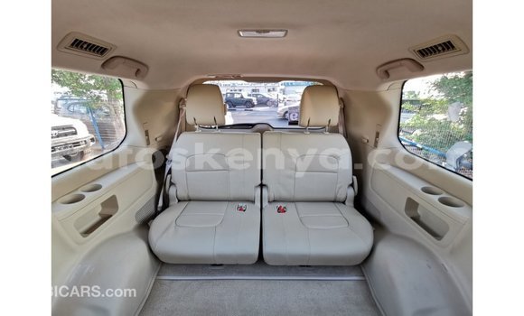 Buy Import Toyota Land Cruiser White Car in Import - Dubai in Central Kenya Buy Import Toyota Land Cruiser White Car in Import - Dubai in Central Kenya