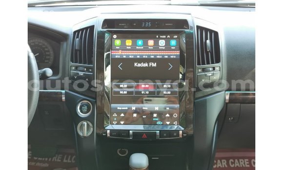 Nunua Imported Toyota Land Cruiser Nyeupe Gari ndani ya Import - Dubai nchini Kati Kenya Nunua Imported Toyota Land Cruiser Nyeupe Gari ndani ya Import - Dubai nchini Kati Kenya