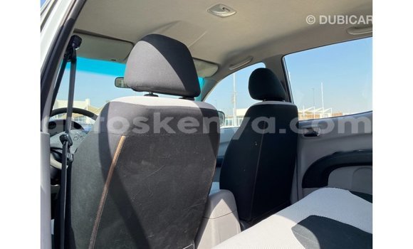 Buy Import Mitsubishi L200 White Car in Import - Dubai in Central Kenya Buy Import Mitsubishi L200 White Car in Import - Dubai in Central Kenya