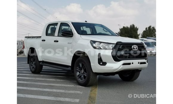Nunua Imported Toyota Hilux Nyeupe Gari ndani ya Import - Dubai nchini Kati Kenya Nunua Imported Toyota Hilux Nyeupe Gari ndani ya Import - Dubai nchini Kati Kenya
