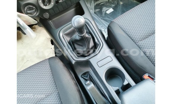 Nunua Imported Toyota Hilux Nyeusi Gari ndani ya Import - Dubai nchini Kati Kenya Nunua Imported Toyota Hilux Nyeusi Gari ndani ya Import - Dubai nchini Kati Kenya