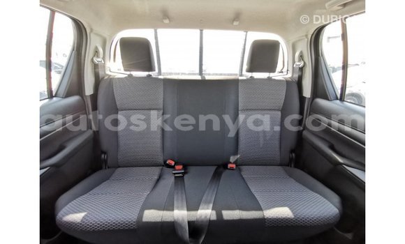 Nunua Imported Toyota Hilux Nyeusi Gari ndani ya Import - Dubai nchini Kati Kenya Nunua Imported Toyota Hilux Nyeusi Gari ndani ya Import - Dubai nchini Kati Kenya