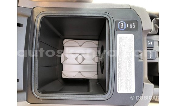 Imported Toyota Prado White Makiinaa iti Import - Dubai keessatti Central Kenya keessatti Imported Toyota Prado White Makiinaa iti Import - Dubai keessatti Central Kenya keessatti