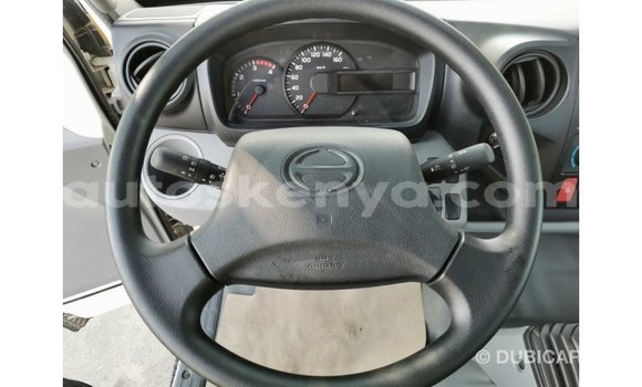 Nunua Imported Hino 300 Series Nyeupe Lori ndani ya Import - Dubai nchini Kati Kenya Nunua Imported Hino 300 Series Nyeupe Lori ndani ya Import - Dubai nchini Kati Kenya