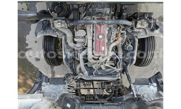 Nunua Imported Hino 300 Series Nyeupe Lori ndani ya Import - Dubai nchini Kati Kenya Nunua Imported Hino 300 Series Nyeupe Lori ndani ya Import - Dubai nchini Kati Kenya