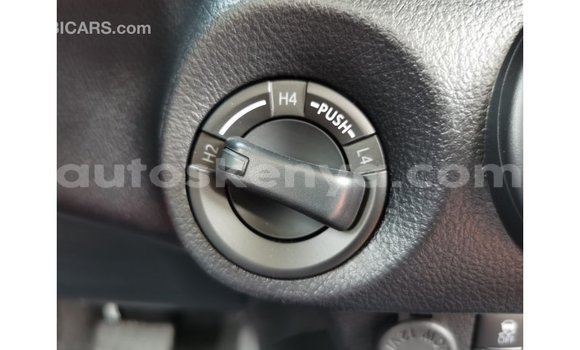 Buy Import Toyota Hilux White Car in Import - Dubai in Central Kenya Buy Import Toyota Hilux White Car in Import - Dubai in Central Kenya