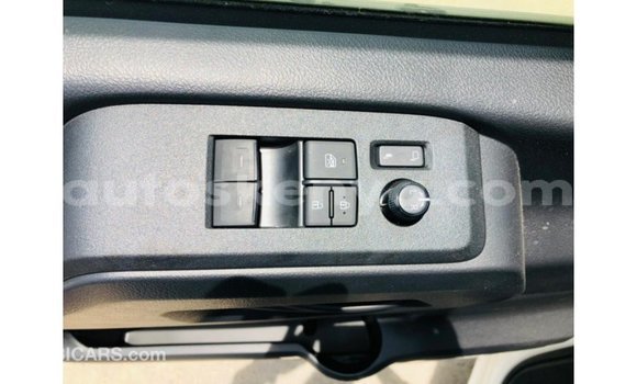 Buy Import Toyota Hiace White Car in Import - Dubai in Central Kenya Buy Import Toyota Hiace White Car in Import - Dubai in Central Kenya