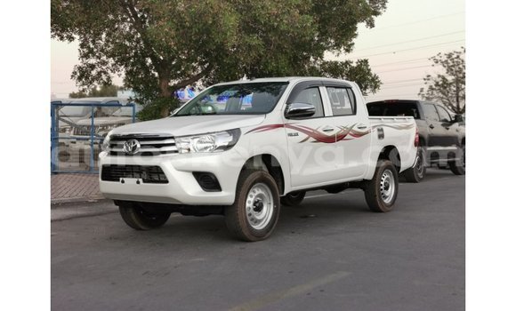 Imported Toyota Hilux White Makiinaa iti Import - Dubai keessatti Central Kenya keessatti Imported Toyota Hilux White Makiinaa iti Import - Dubai keessatti Central Kenya keessatti