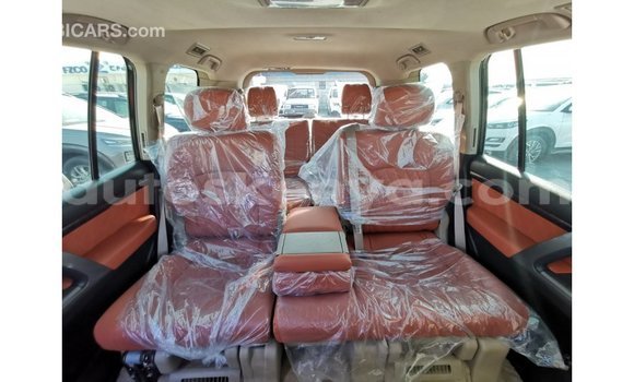 Buy Import Toyota Land Cruiser Black Car in Import - Dubai in Central Kenya Buy Import Toyota Land Cruiser Black Car in Import - Dubai in Central Kenya