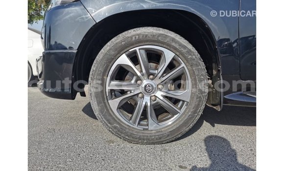 Buy Import Toyota Land Cruiser Black Car in Import - Dubai in Central Kenya Buy Import Toyota Land Cruiser Black Car in Import - Dubai in Central Kenya