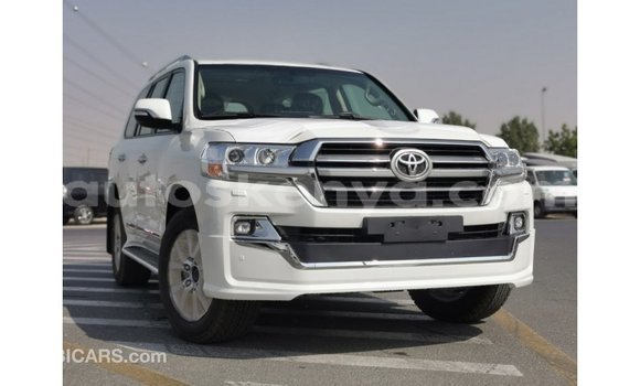 Nunua Imported Toyota Land Cruiser Nyeupe Gari ndani ya Import - Dubai nchini Kati Kenya Nunua Imported Toyota Land Cruiser Nyeupe Gari ndani ya Import - Dubai nchini Kati Kenya
