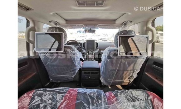 Buy Import Toyota Land Cruiser Black Car in Import - Dubai in Central Kenya Buy Import Toyota Land Cruiser Black Car in Import - Dubai in Central Kenya