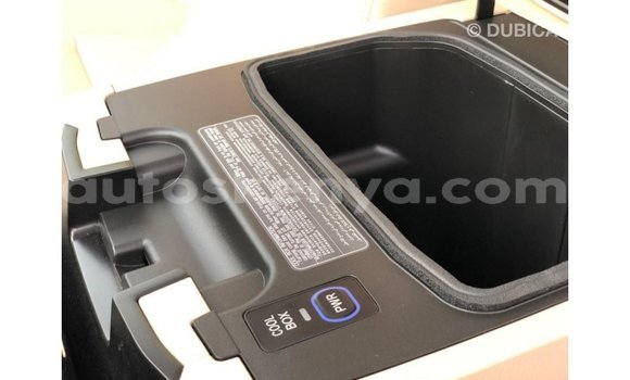 Buy Import Toyota Land Cruiser Black Car in Import - Dubai in Central Kenya Buy Import Toyota Land Cruiser Black Car in Import - Dubai in Central Kenya