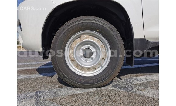 Buy Import Toyota Prado White Car in Import - Dubai in Central Kenya Buy Import Toyota Prado White Car in Import - Dubai in Central Kenya