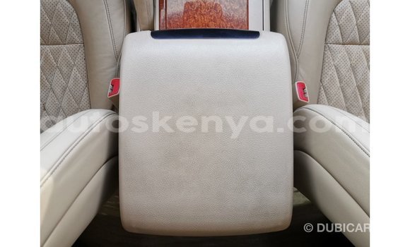 Imported Toyota Land Cruiser Black Makiinaa iti Import - Dubai keessatti Central Kenya keessatti Imported Toyota Land Cruiser Black Makiinaa iti Import - Dubai keessatti Central Kenya keessatti