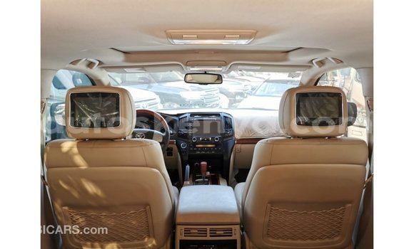 Imported Toyota Land Cruiser Black Makiinaa iti Import - Dubai keessatti Central Kenya keessatti Imported Toyota Land Cruiser Black Makiinaa iti Import - Dubai keessatti Central Kenya keessatti