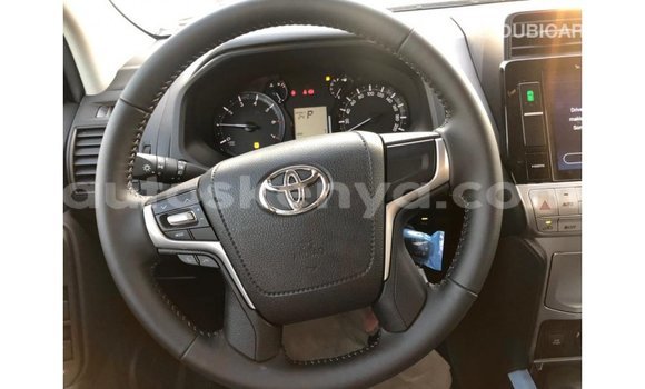 Buy Import Toyota Land Cruiser White Car in Import - Dubai in Central Kenya Buy Import Toyota Land Cruiser White Car in Import - Dubai in Central Kenya