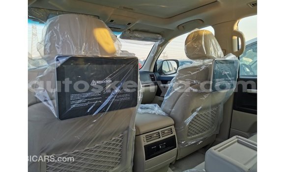 Nunua Imported Toyota Land Cruiser Nyeupe Gari ndani ya Import - Dubai nchini Kati Kenya Nunua Imported Toyota Land Cruiser Nyeupe Gari ndani ya Import - Dubai nchini Kati Kenya