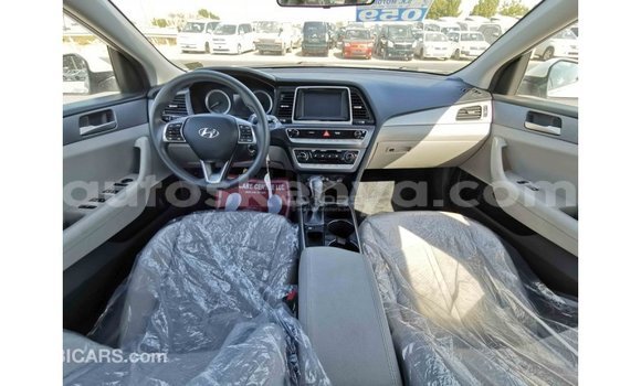 Nunua Imported Hyundai Sonata Nyeupe Gari ndani ya Import - Dubai nchini Kati Kenya Nunua Imported Hyundai Sonata Nyeupe Gari ndani ya Import - Dubai nchini Kati Kenya