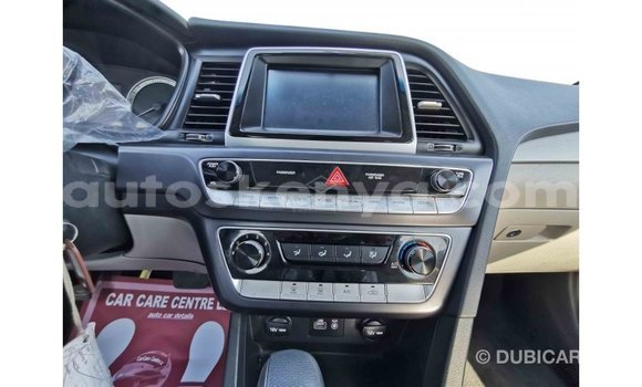 Nunua Imported Hyundai Sonata Nyeupe Gari ndani ya Import - Dubai nchini Kati Kenya Nunua Imported Hyundai Sonata Nyeupe Gari ndani ya Import - Dubai nchini Kati Kenya