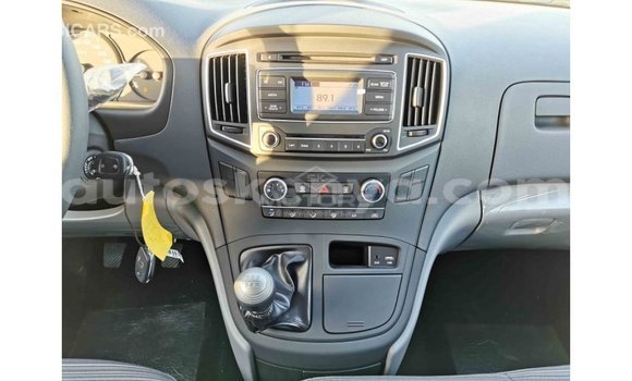 Buy Import Hyundai Cargo White Car in Import - Dubai in Central Kenya Buy Import Hyundai Cargo White Car in Import - Dubai in Central Kenya