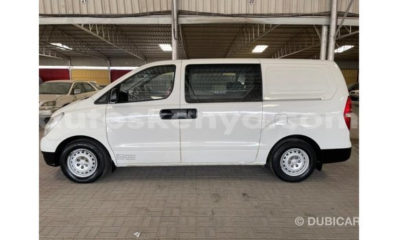 Buy Import Hyundai Chorus White Truck in Import - Dubai in Central Kenya Buy Import Hyundai Chorus White Truck in Import - Dubai in Central Kenya