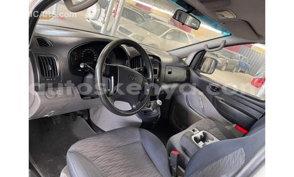 Buy Import Hyundai Chorus White Truck in Import - Dubai in Central Kenya Buy Import Hyundai Chorus White Truck in Import - Dubai in Central Kenya