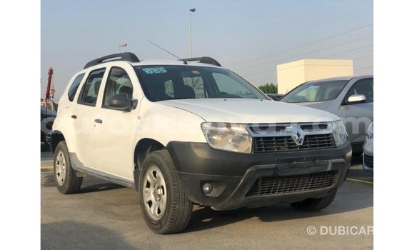 Nunua Imported Renault Duster Nyeupe Gari ndani ya Import - Dubai nchini Kati Kenya Nunua Imported Renault Duster Nyeupe Gari ndani ya Import - Dubai nchini Kati Kenya