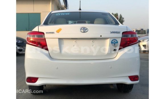 Nunua Imported Toyota Yaris Nyeupe Gari ndani ya Import - Dubai nchini Kati Kenya Nunua Imported Toyota Yaris Nyeupe Gari ndani ya Import - Dubai nchini Kati Kenya