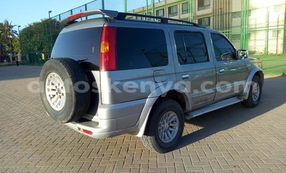 Oofamaa Ford Everest Silver Makiinaa iti Mombasa keessatti Coastal Kenya keessatti Oofamaa Ford Everest Silver Makiinaa iti Mombasa keessatti Coastal Kenya keessatti