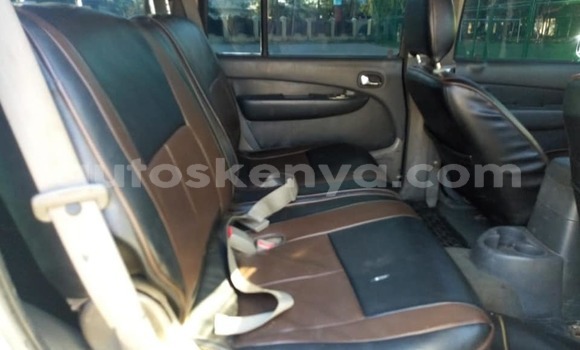 Oofamaa Ford Everest Silver Makiinaa iti Mombasa keessatti Coastal Kenya keessatti Oofamaa Ford Everest Silver Makiinaa iti Mombasa keessatti Coastal Kenya keessatti