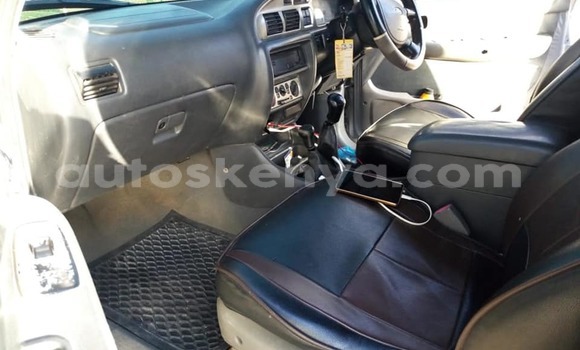 Oofamaa Ford Everest Silver Makiinaa iti Mombasa keessatti Coastal Kenya keessatti Oofamaa Ford Everest Silver Makiinaa iti Mombasa keessatti Coastal Kenya keessatti