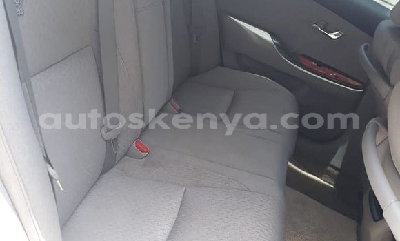 Oofamaa Toyota Crown Silver Makiinaa iti Mombasa keessatti Coastal Kenya keessatti Oofamaa Toyota Crown Silver Makiinaa iti Mombasa keessatti Coastal Kenya keessatti