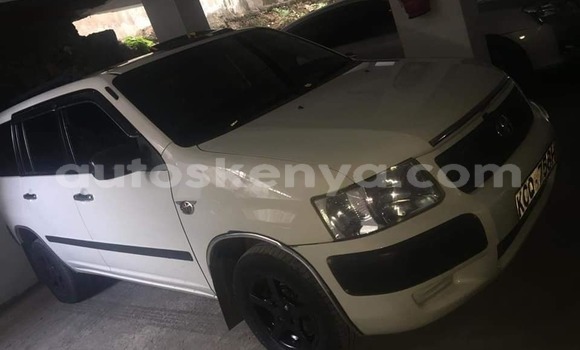 Oofamaa Toyota Succeed White Makiinaa iti Mombasa keessatti Coastal Kenya keessatti Oofamaa Toyota Succeed White Makiinaa iti Mombasa keessatti Coastal Kenya keessatti