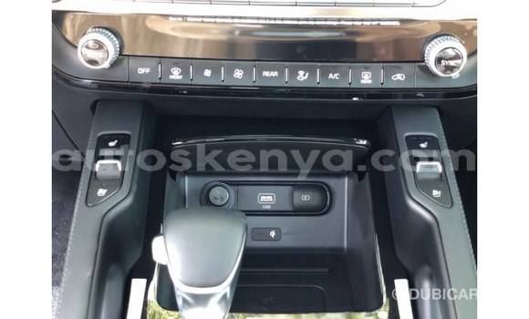 Buy Import Kia Carens White Car in Import - Dubai in Central Kenya Buy Import Kia Carens White Car in Import - Dubai in Central Kenya